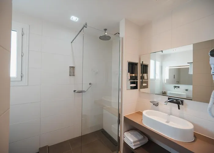 Hotel Der Valk Le Catalogne 4*